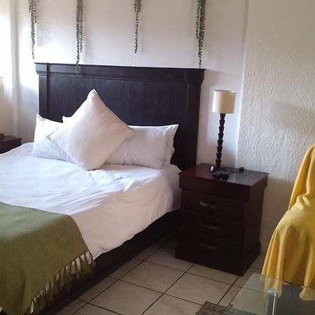 Self-Catering 1Bedr Cottage In Sandton With Free Wifi Йоганнесбурґ Екстер'єр фото